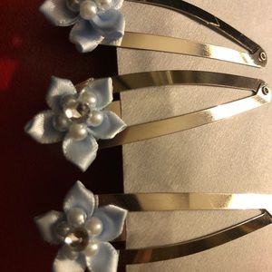 3 Light  blue hair clips